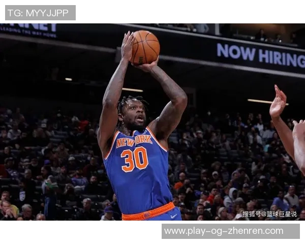 兰德尔表现稳定11投6中贡献14分4篮板1助攻1抢断助力球队胜利